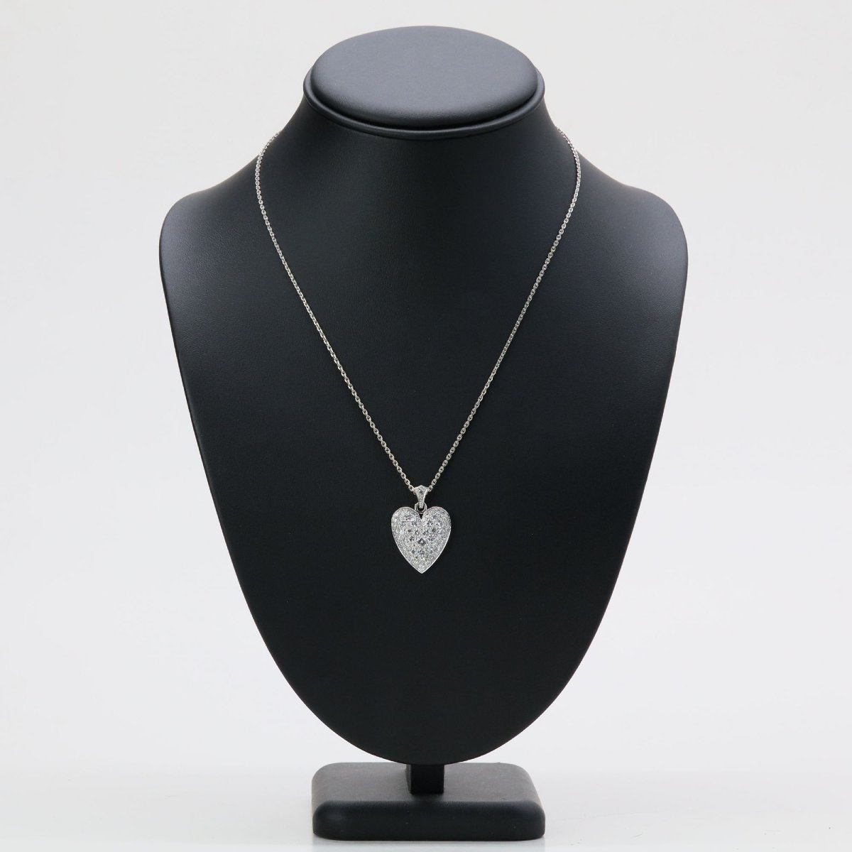 Diamond Heart Pendant And White Gold Chain-photo-3
