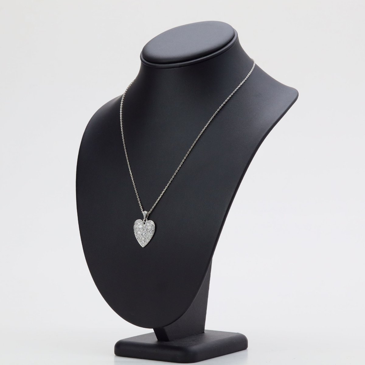 Diamond Heart Pendant And White Gold Chain-photo-4