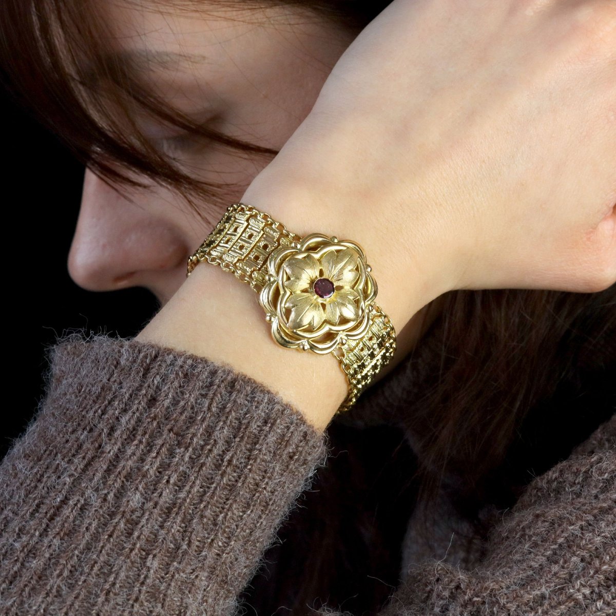 Antique Gold And Garnet Bracelet-photo-2