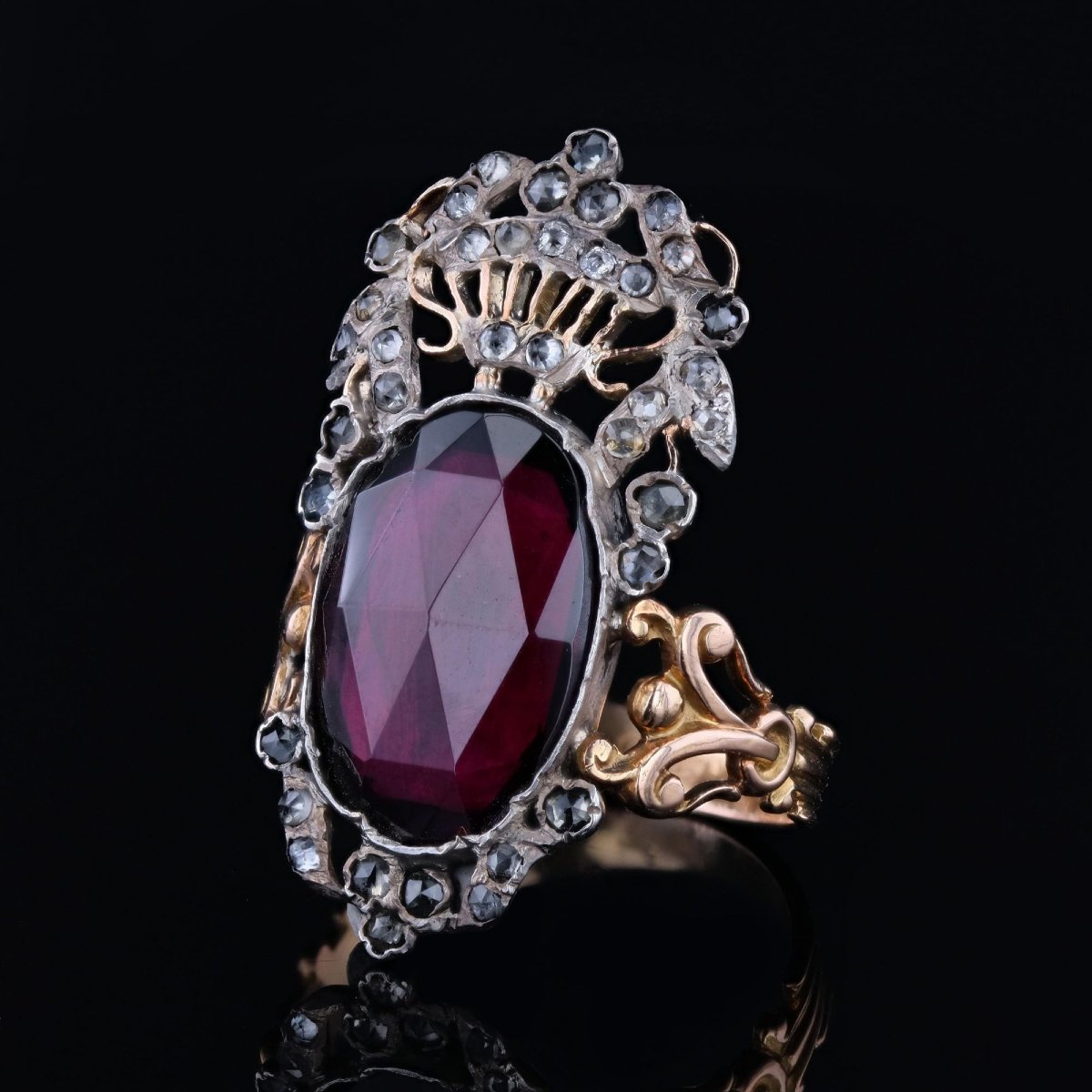 Antique Garden Ring With Rose-cut Garnet And Diamonds-photo-4
