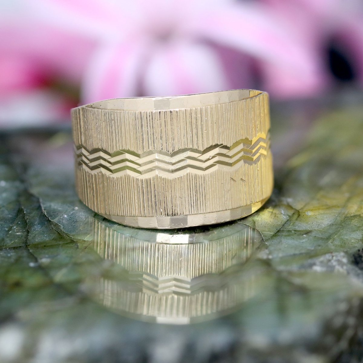 Bague large or rose ciselé-photo-3