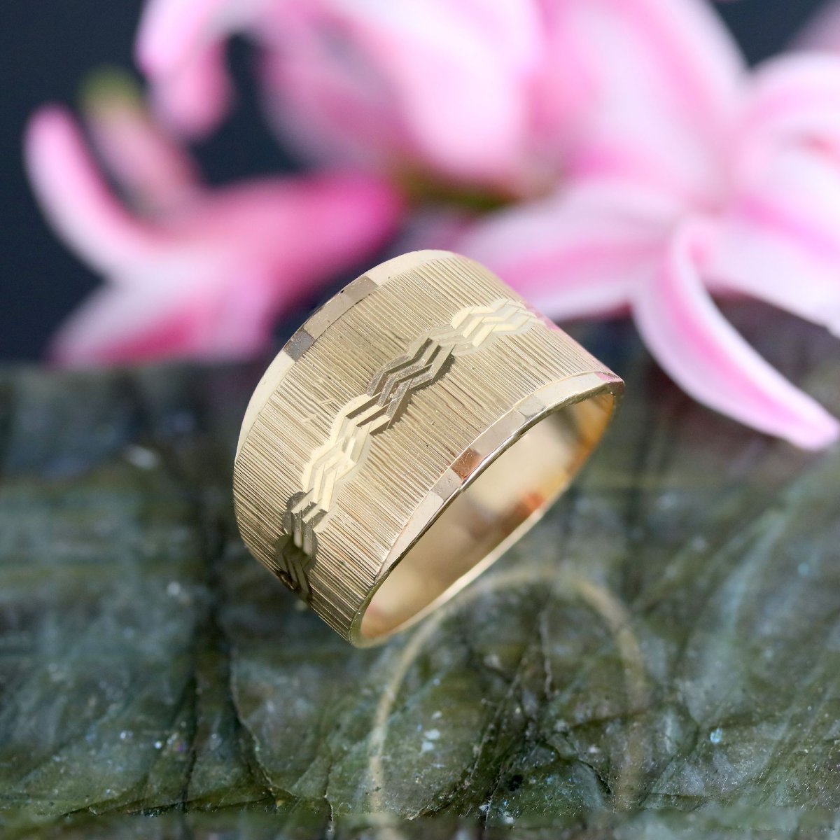 Bague large or rose ciselé-photo-3