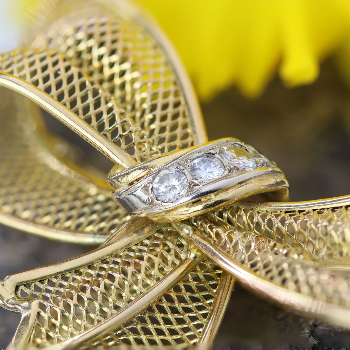 Gold And Diamond Knot Brooch-photo-3