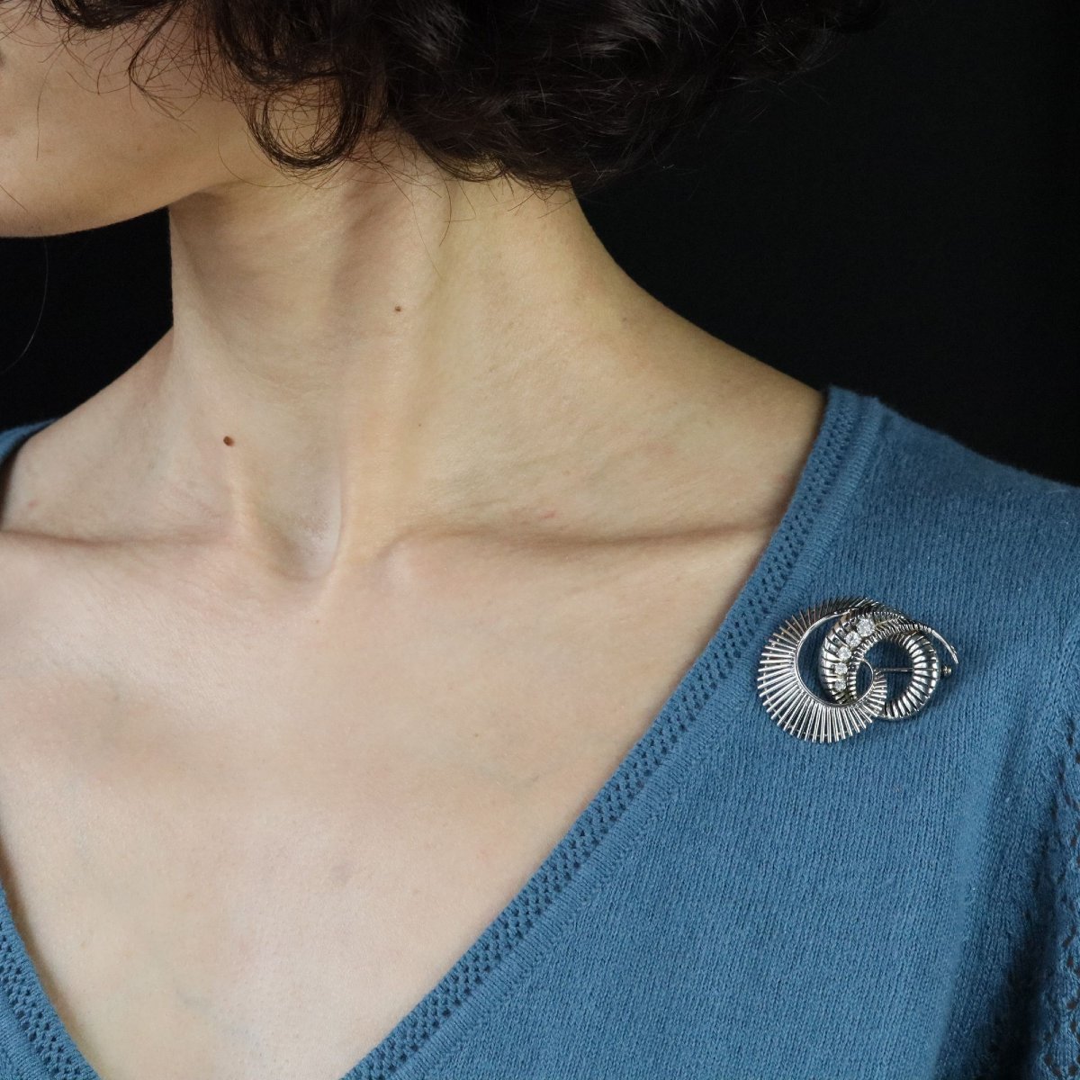 Vintage White Gold Spiral Diamond Brooch-photo-2