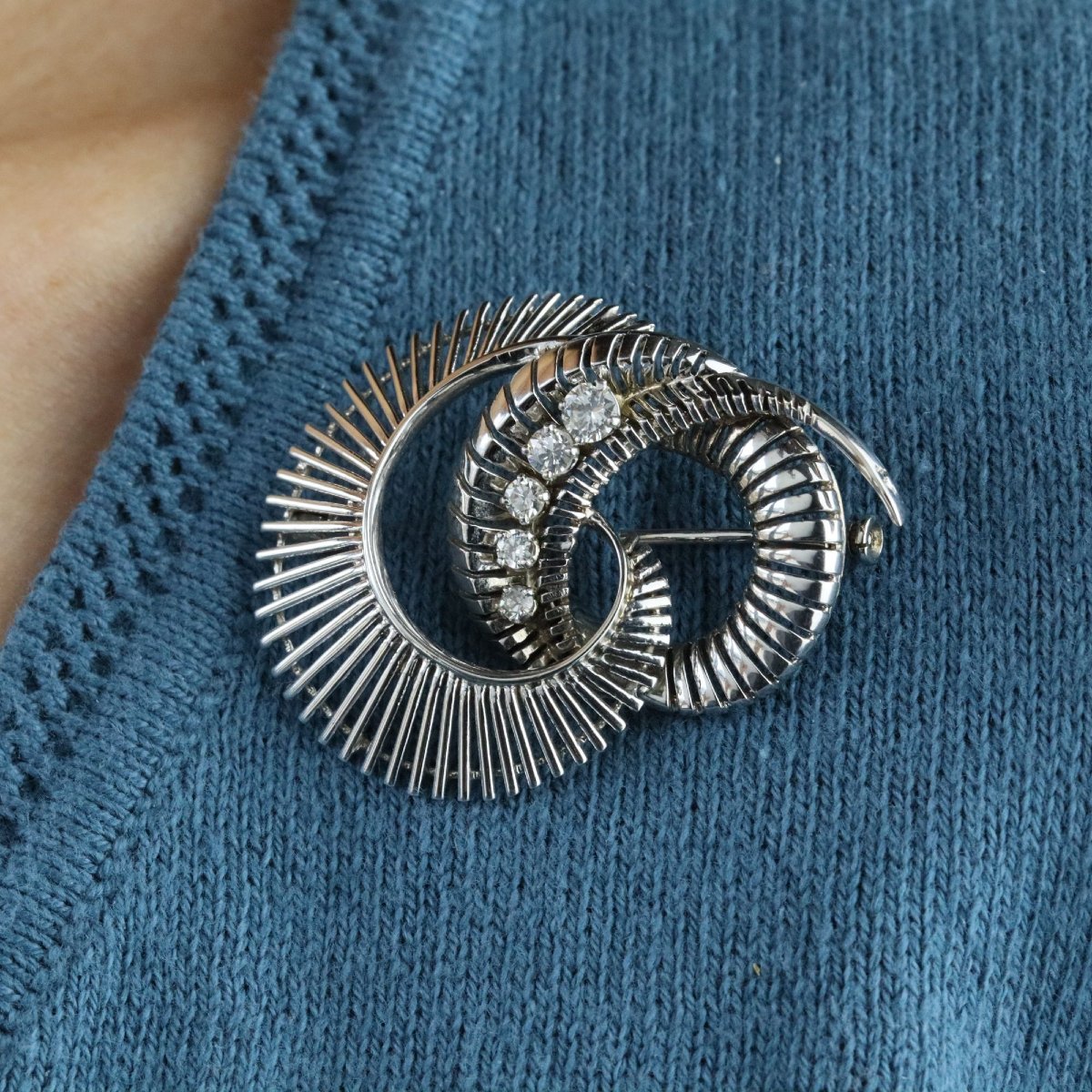 Vintage White Gold Spiral Diamond Brooch-photo-3