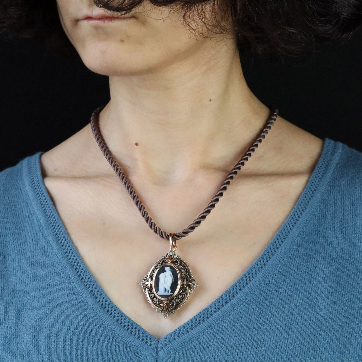 Pendentif broche ancien camée et diamants taillés en rose-photo-2