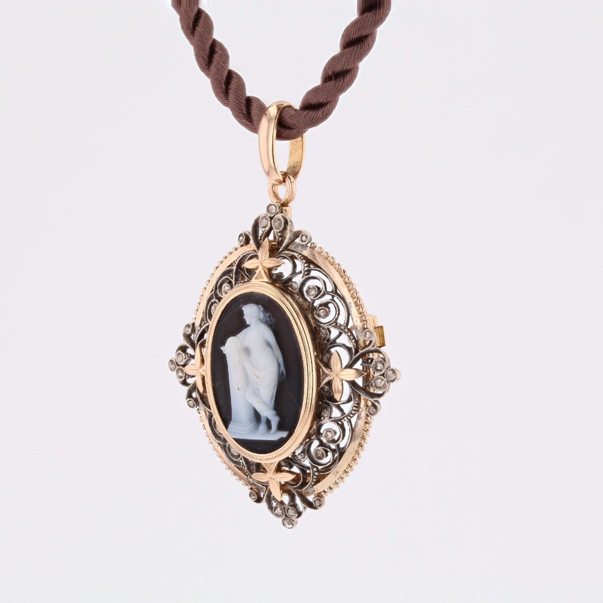 Pendentif broche ancien camée et diamants taillés en rose-photo-1