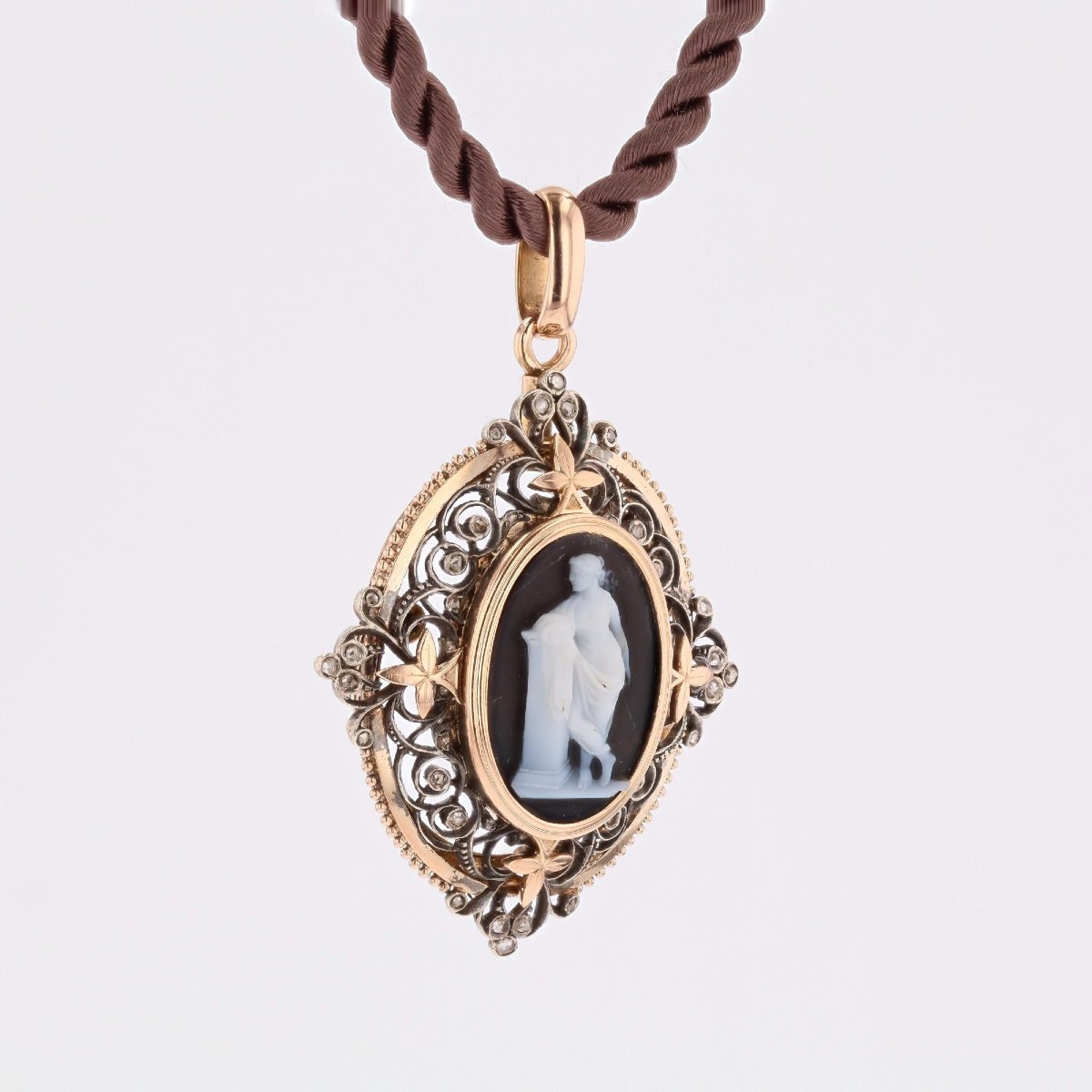 Pendentif broche ancien camée et diamants taillés en rose-photo-2