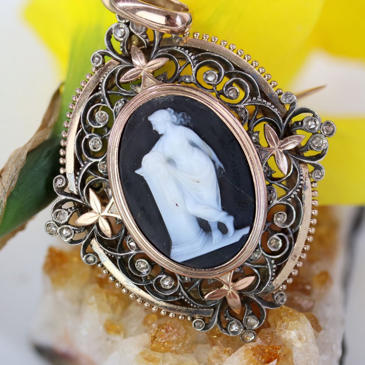 Pendentif broche ancien camée et diamants taillés en rose-photo-4