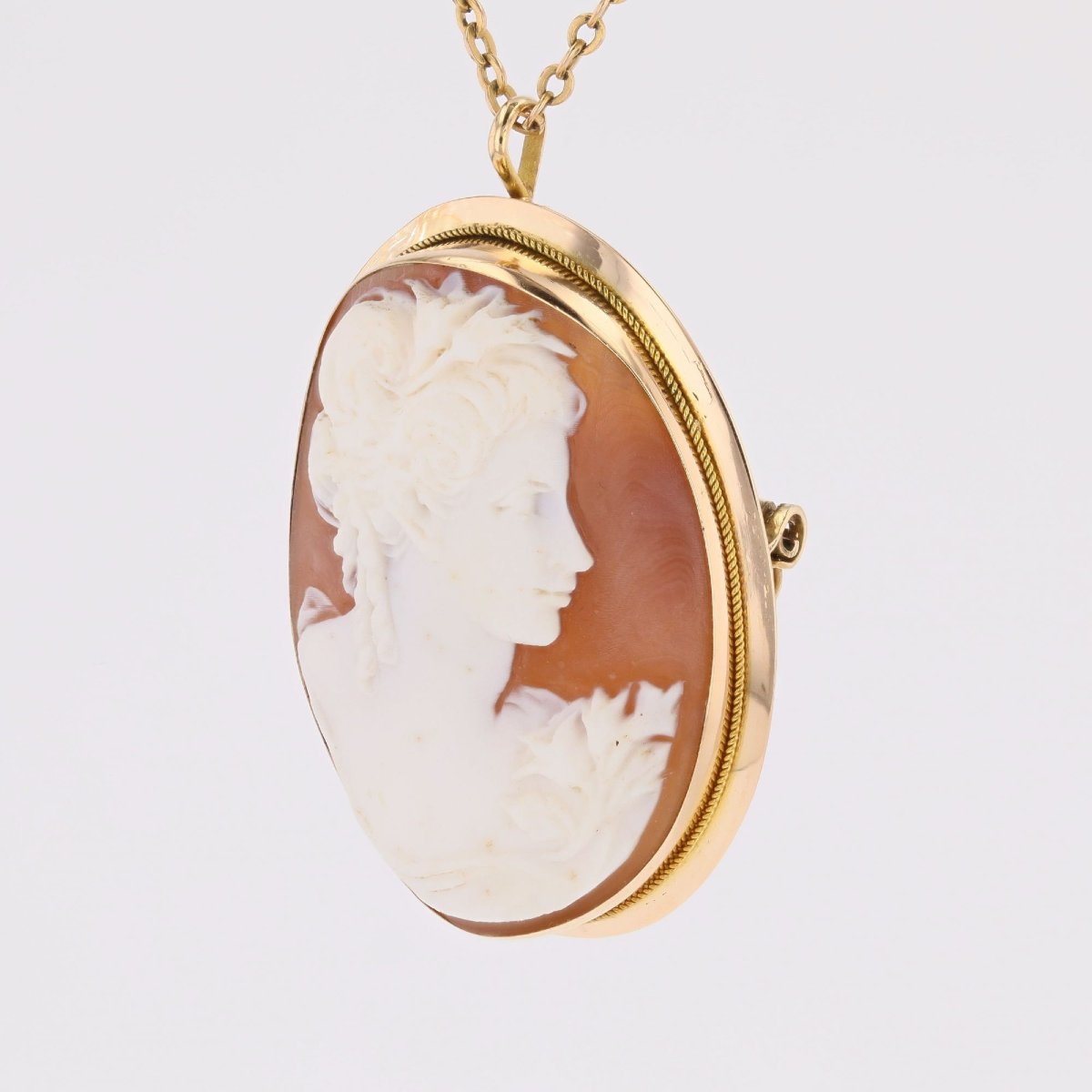 Yellow Gold Cameo Brooch Pendant-photo-1