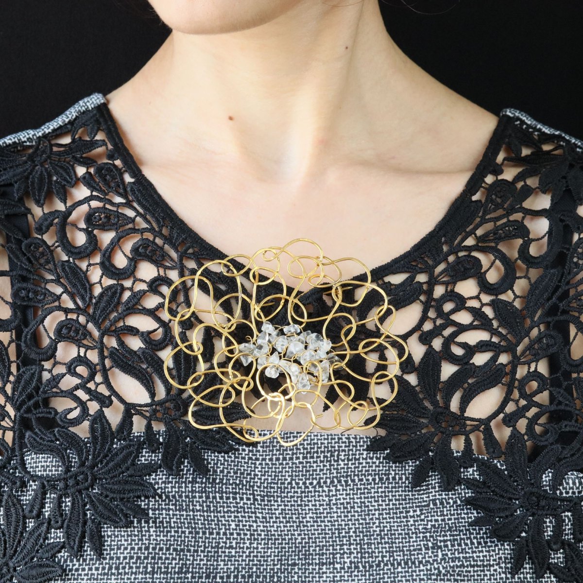 Grande broche ornementale métal doré-photo-2