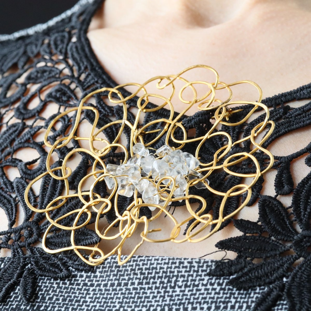 Grande broche ornementale métal doré-photo-3