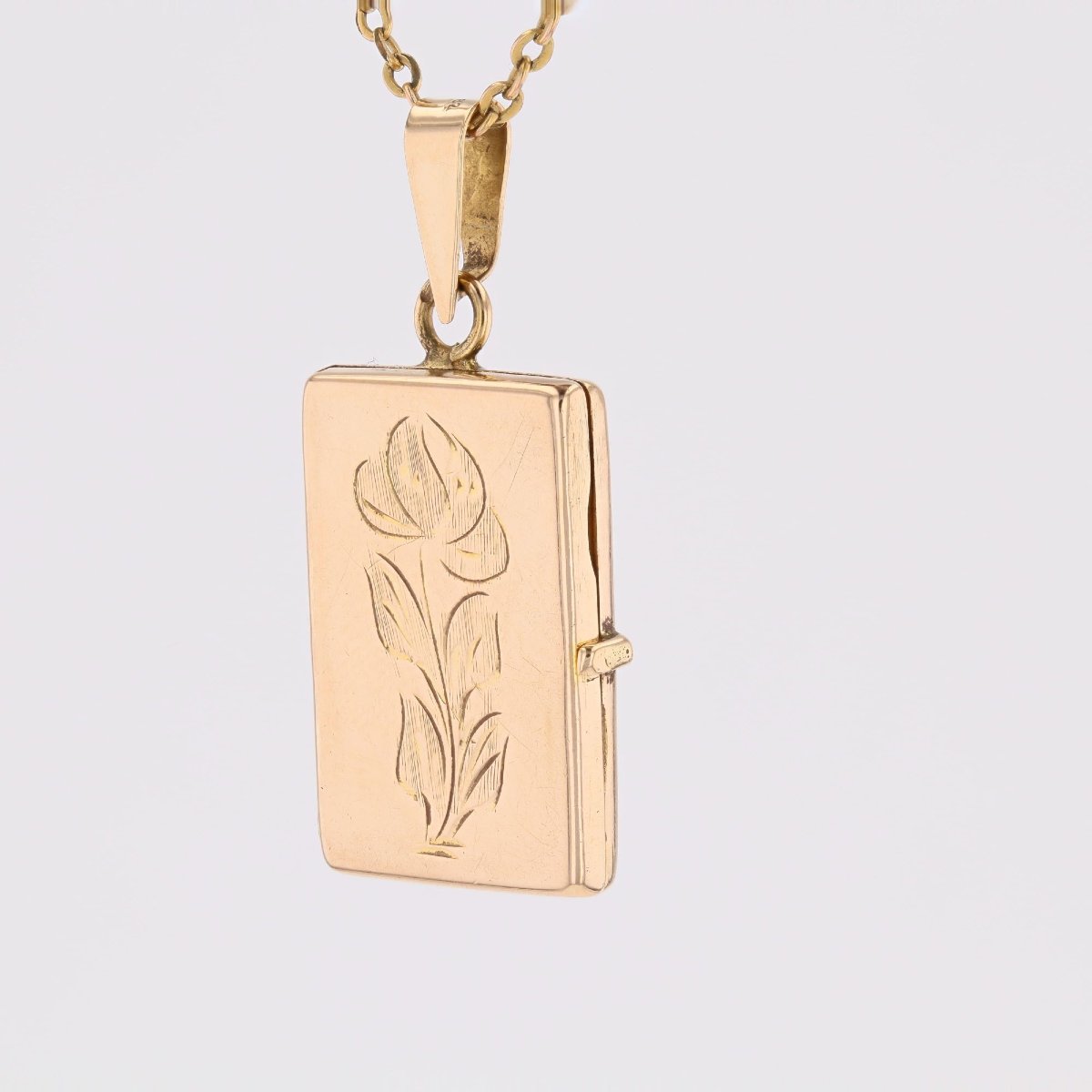 Médaillon rectangulaire or jaune ciselé-photo-4