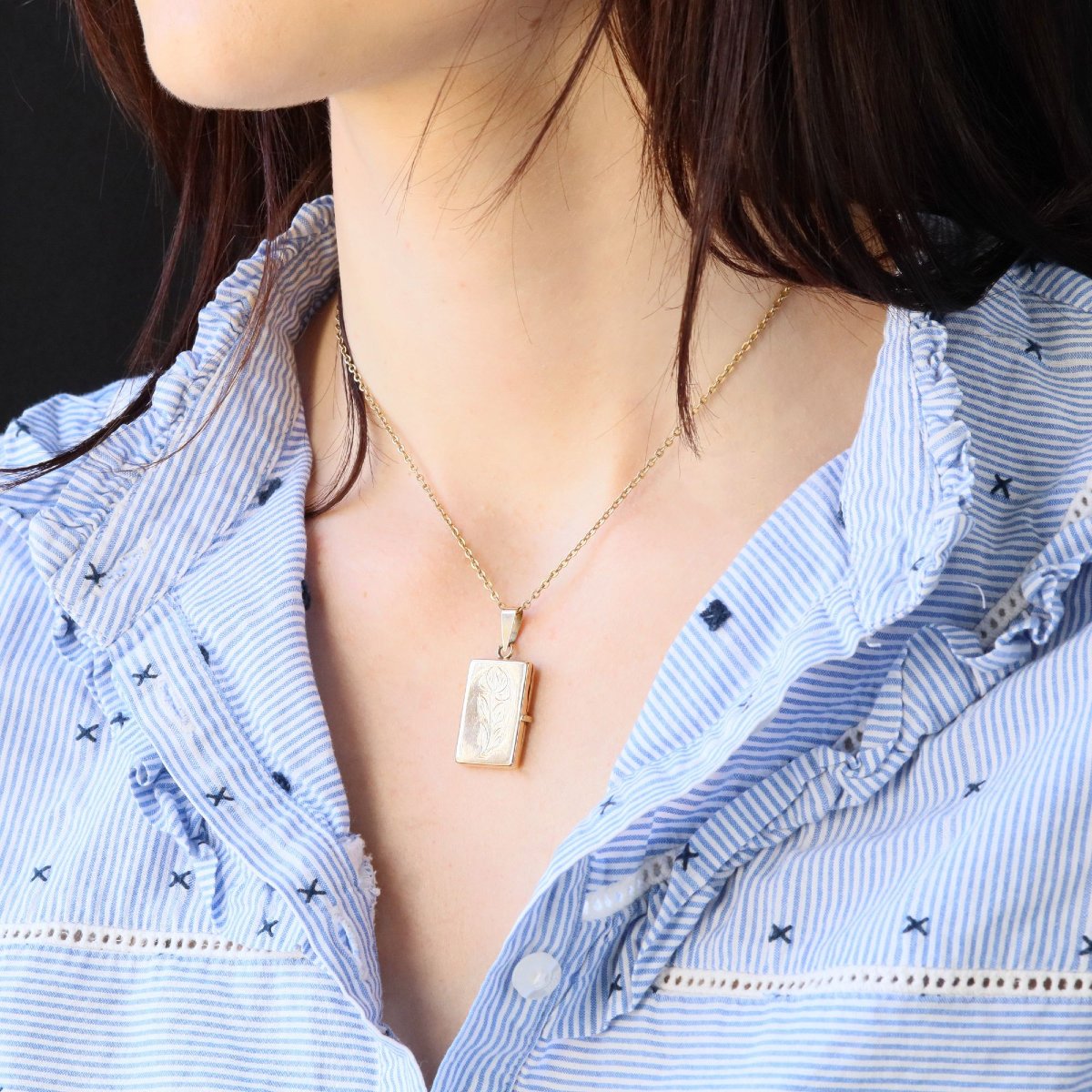 Médaillon rectangulaire or jaune ciselé-photo-2