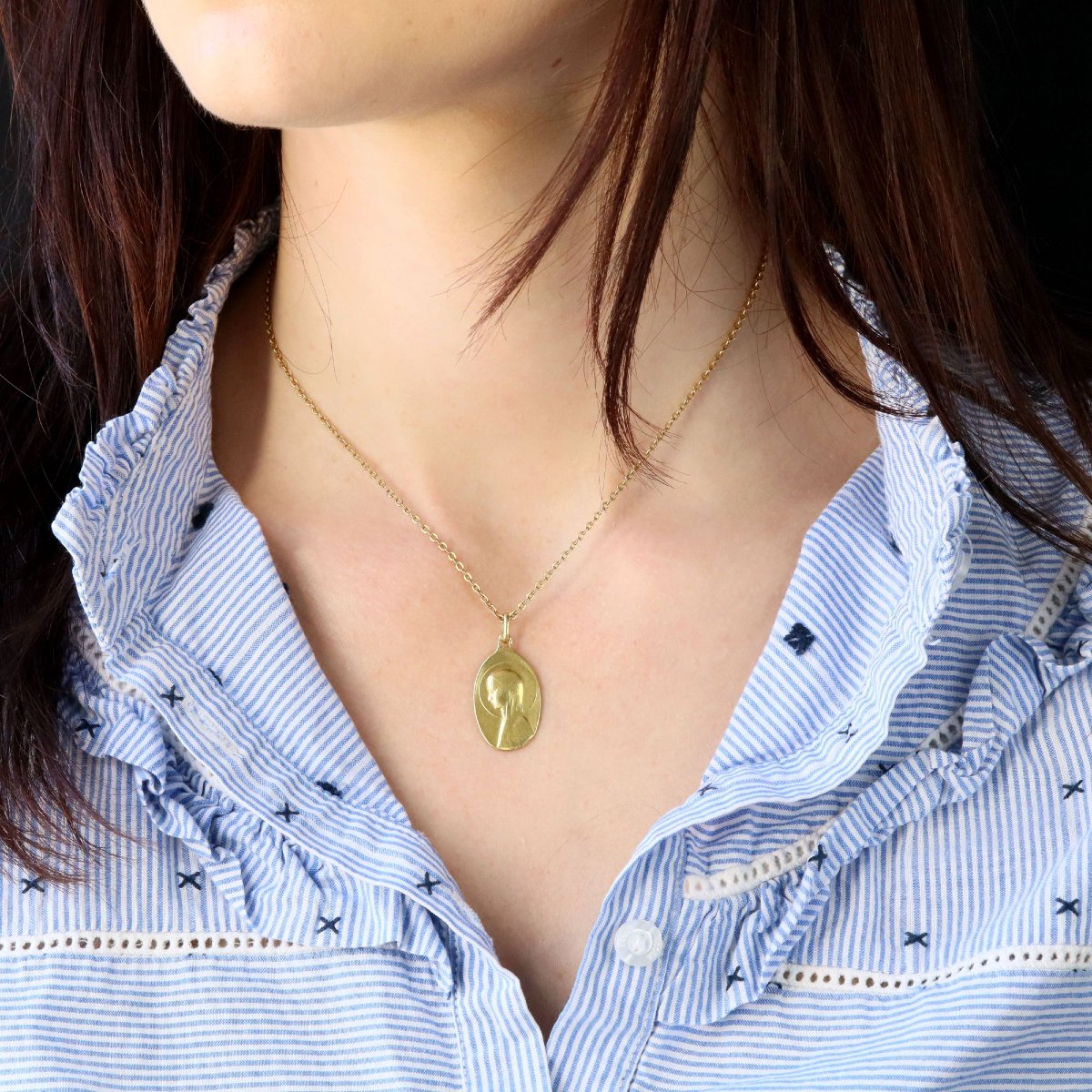 Oval Medal Virgin Mary, Yellow Gold-photo-2