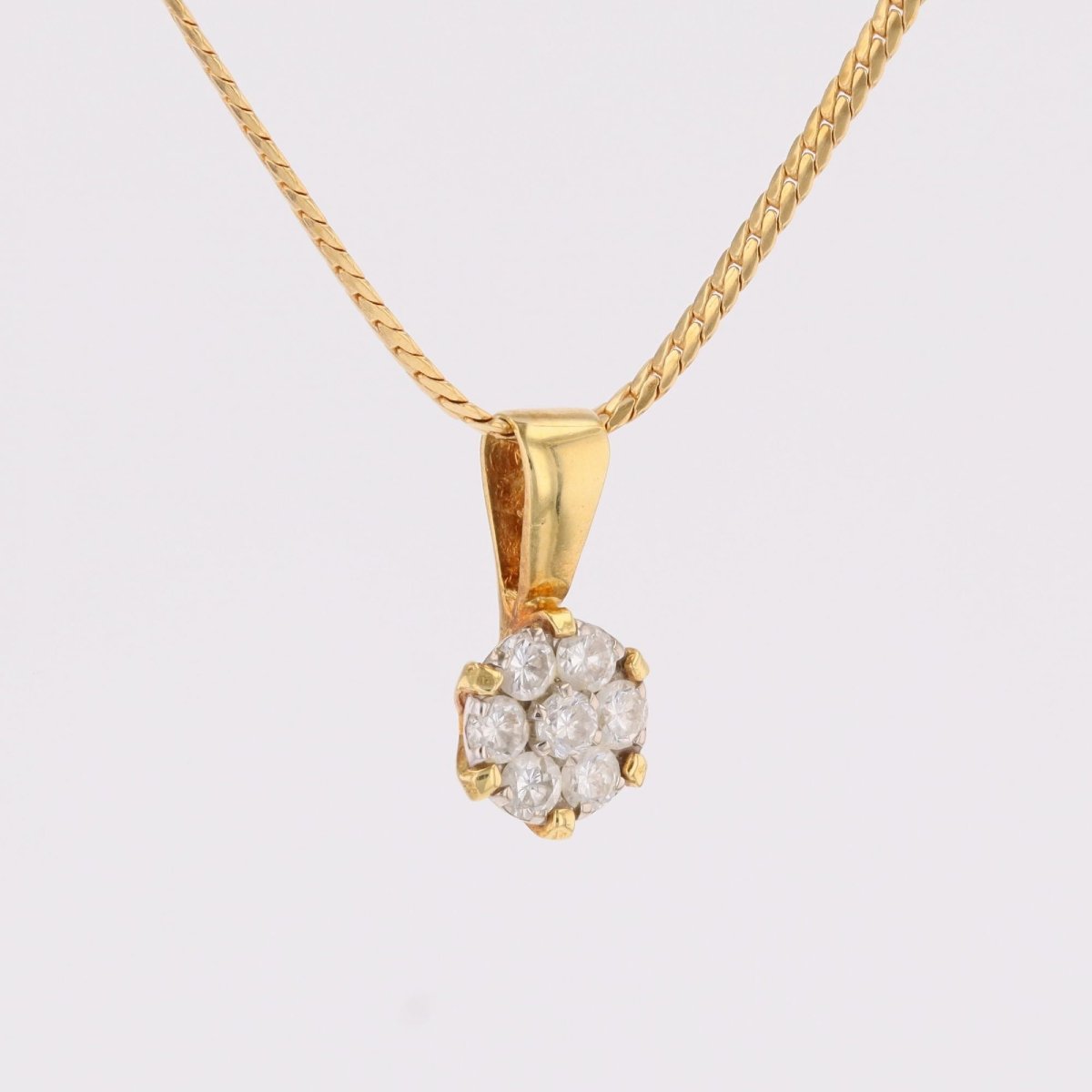 Diamond Flower Pendant With Yellow Gold Flat Chain-photo-1