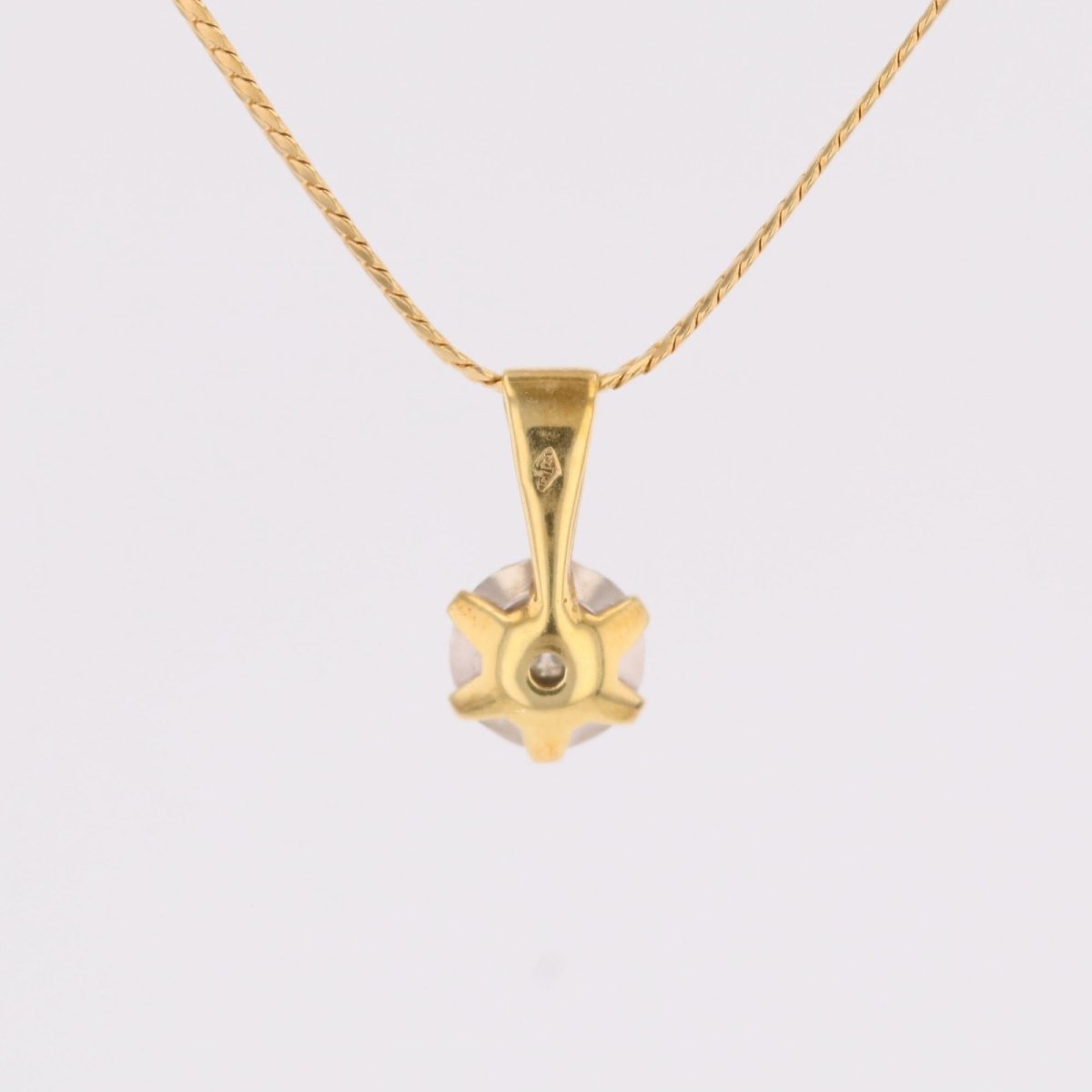 Diamond Flower Pendant With Yellow Gold Flat Chain-photo-3