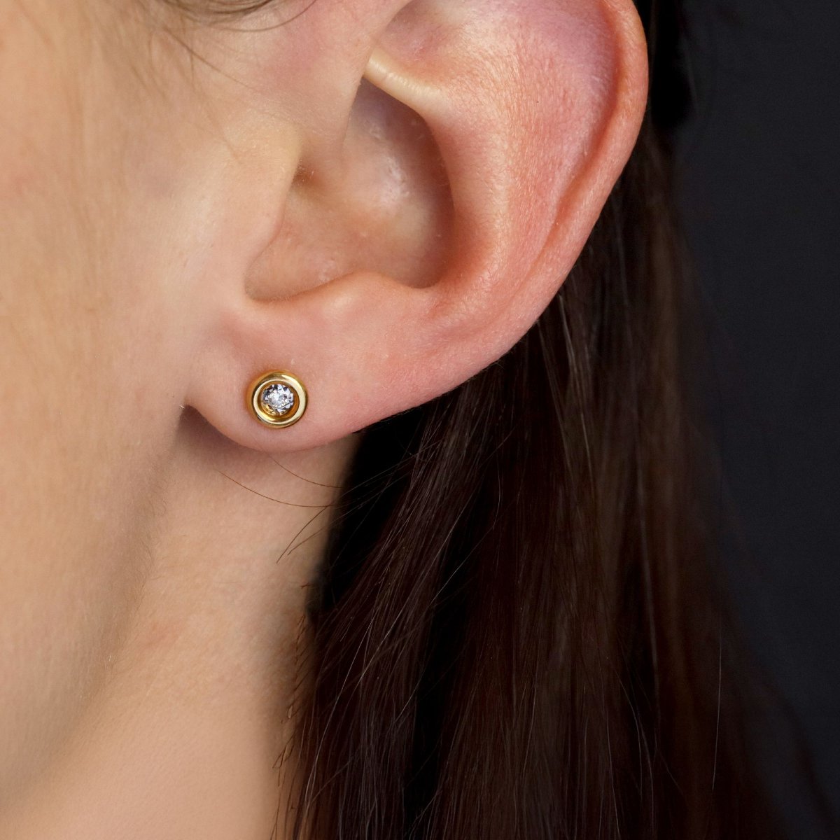 Round Diamond Earrings In Yellow Gold-photo-2