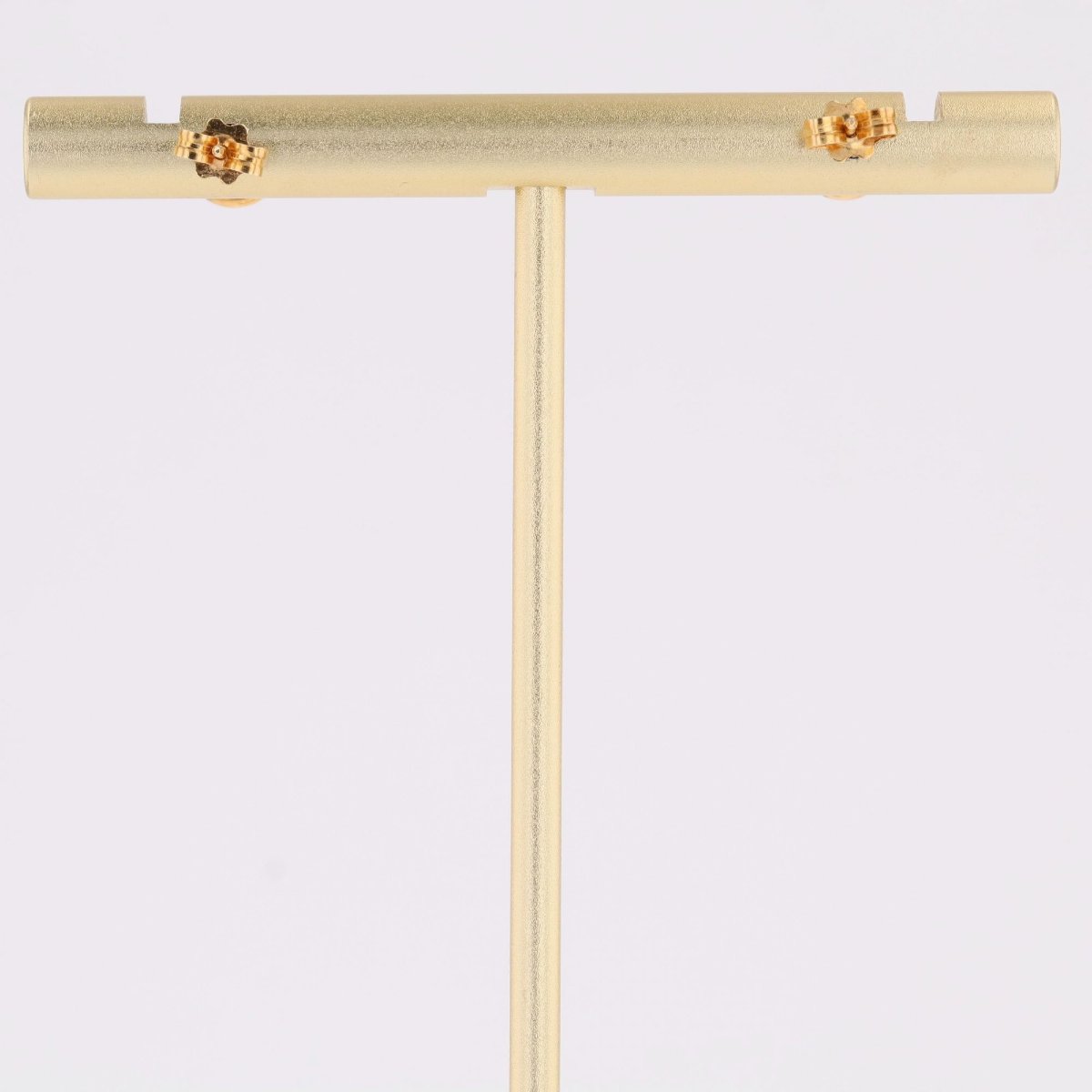 Round Diamond Earrings In Yellow Gold-photo-5