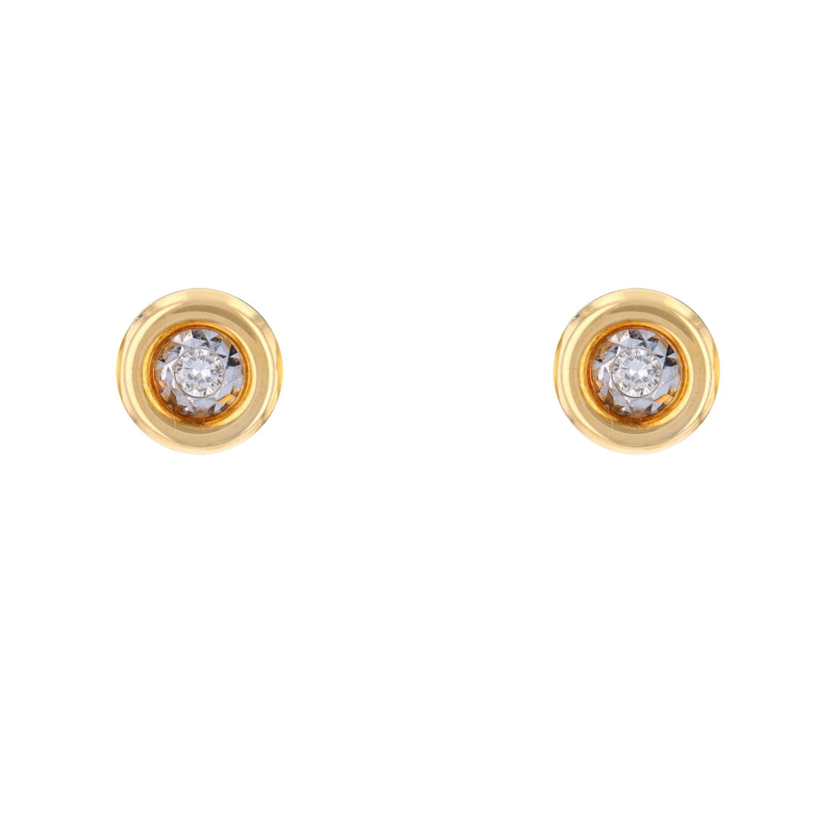 Round Diamond Earrings In Yellow Gold