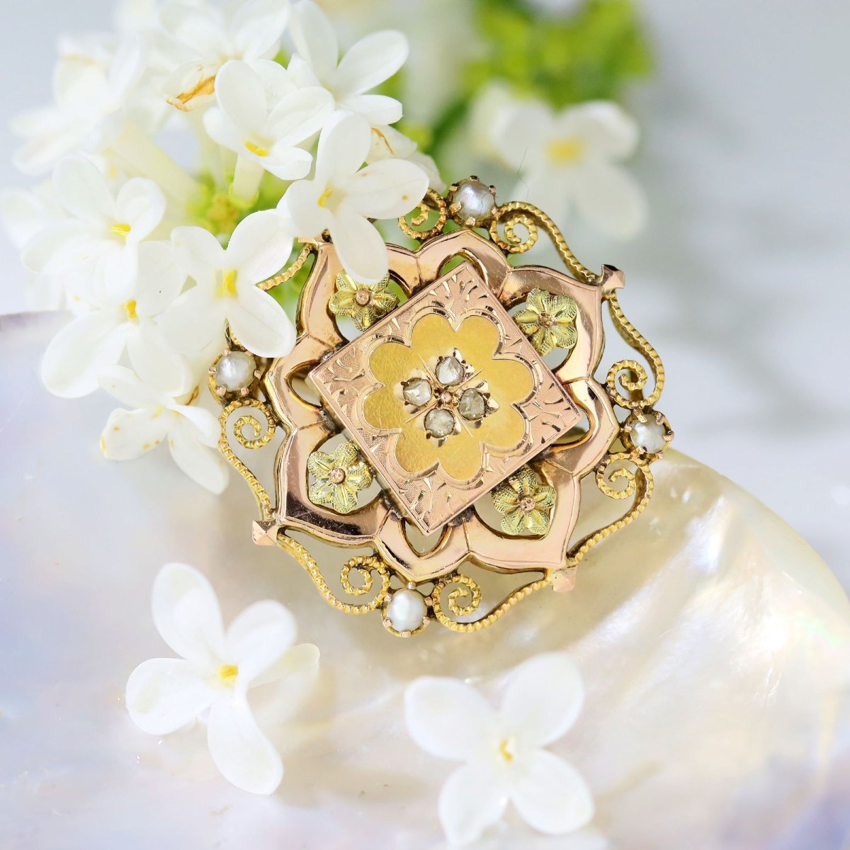 Antique Gold Neck Brooch With Diamonds And Pearls-photo-3