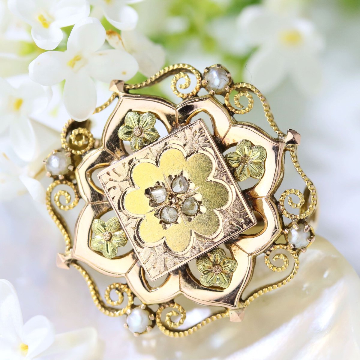 Antique Gold Neck Brooch With Diamonds And Pearls-photo-3