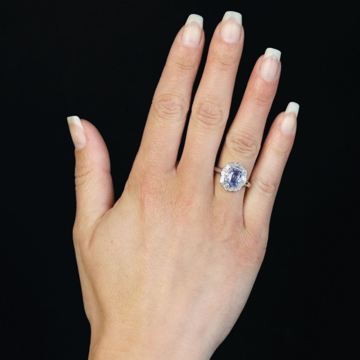Bague jupe saphir diamants or blanc-photo-4