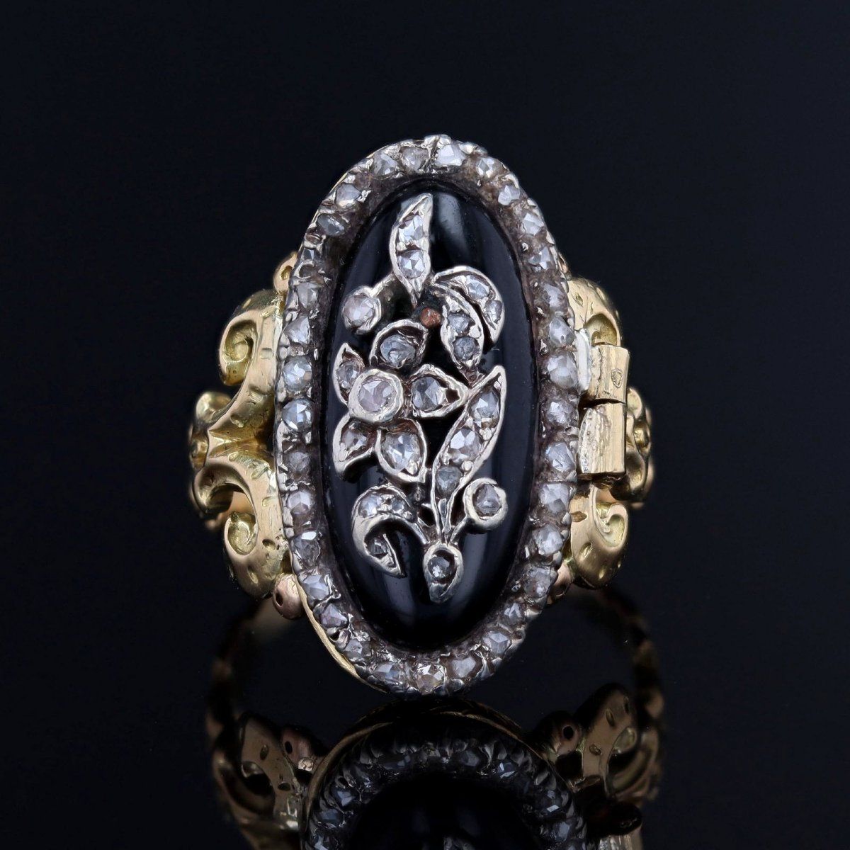 Bague ancienne à secret onyx diamants-photo-1