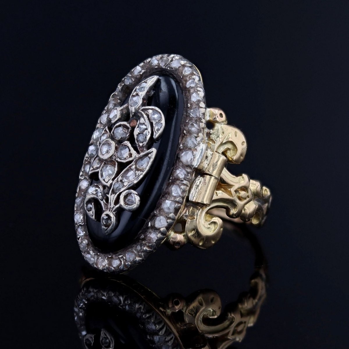 Bague ancienne à secret onyx diamants-photo-3