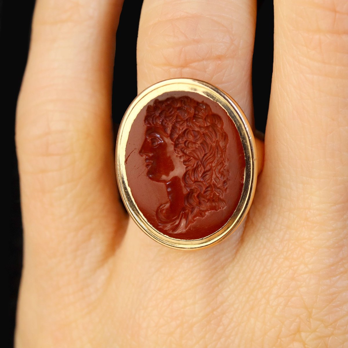 Bague ancienne intaille sur jaspe rouge-photo-2