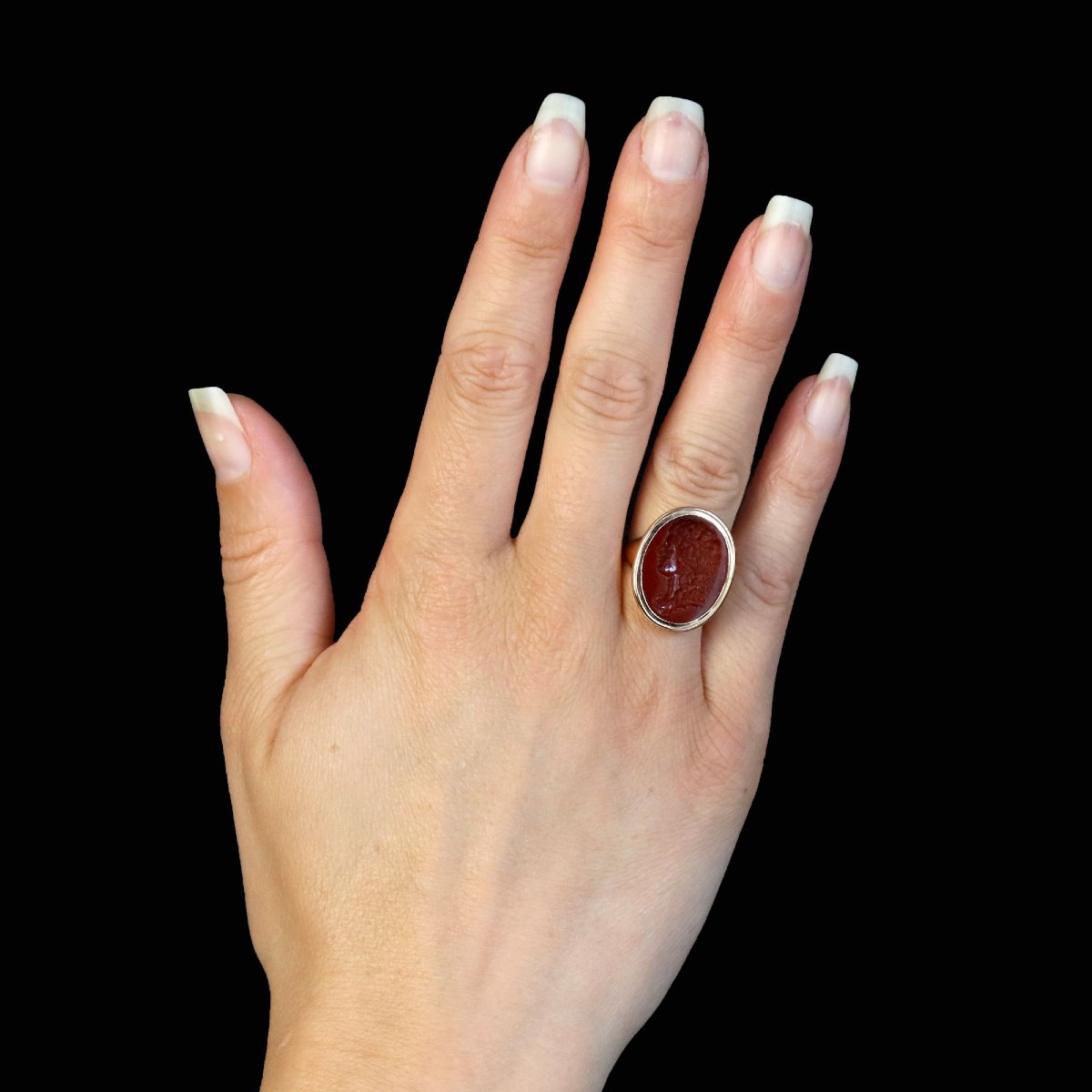 Bague ancienne intaille sur jaspe rouge-photo-2