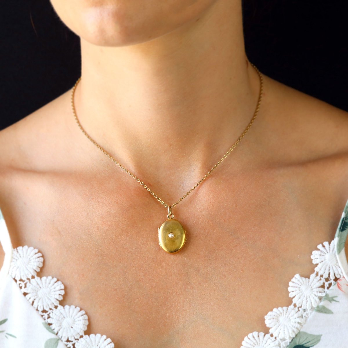Médaillon ovale or jaune perle fine-photo-2