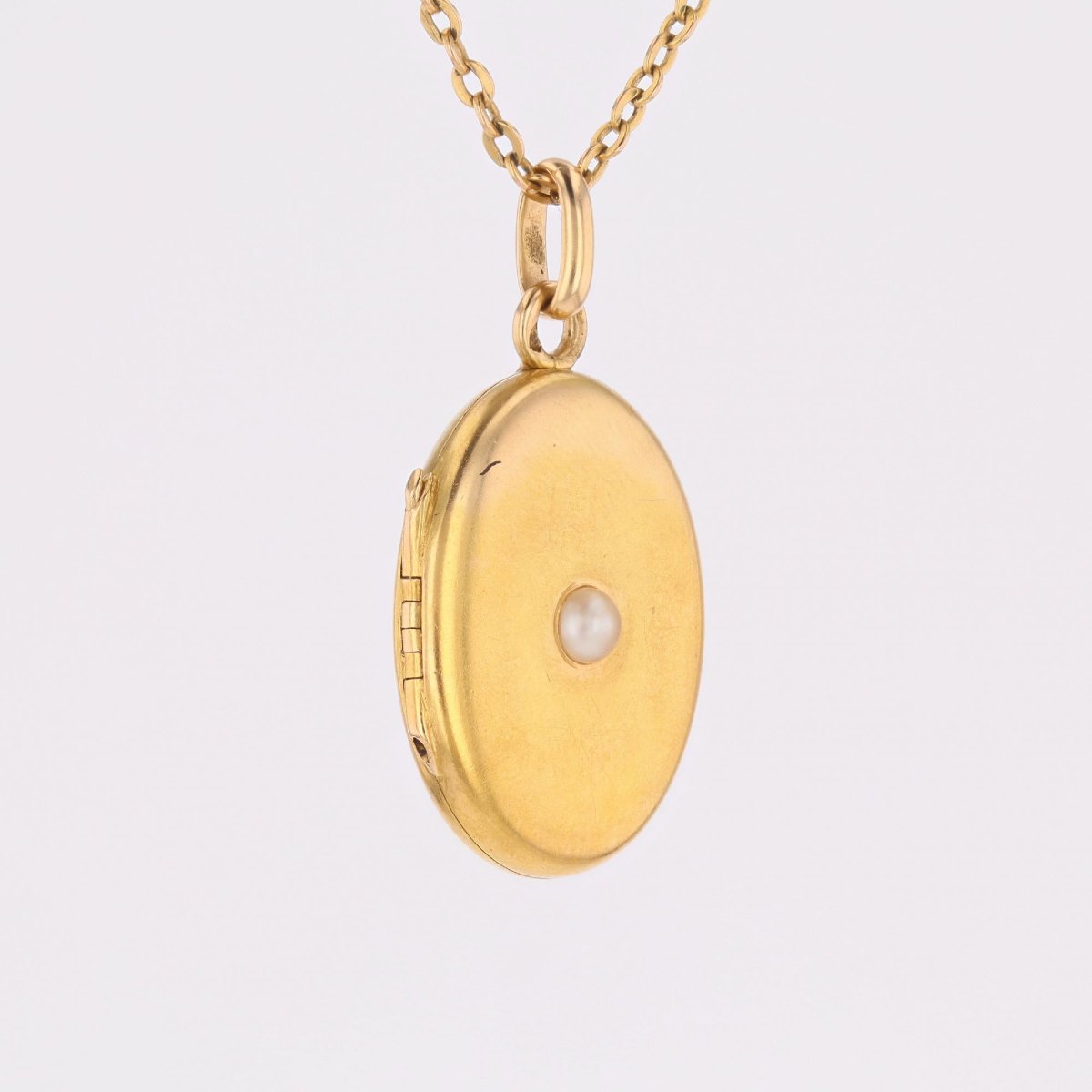 Médaillon ovale or jaune perle fine-photo-1
