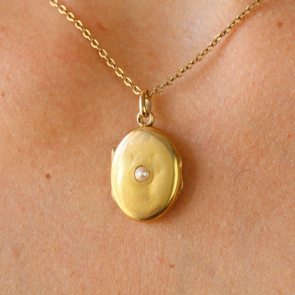 Médaillon ovale or jaune perle fine-photo-2