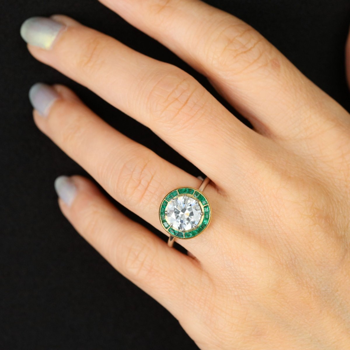 Vintage Solitaire Diamond Ring With Calibrated Emeralds-photo-2