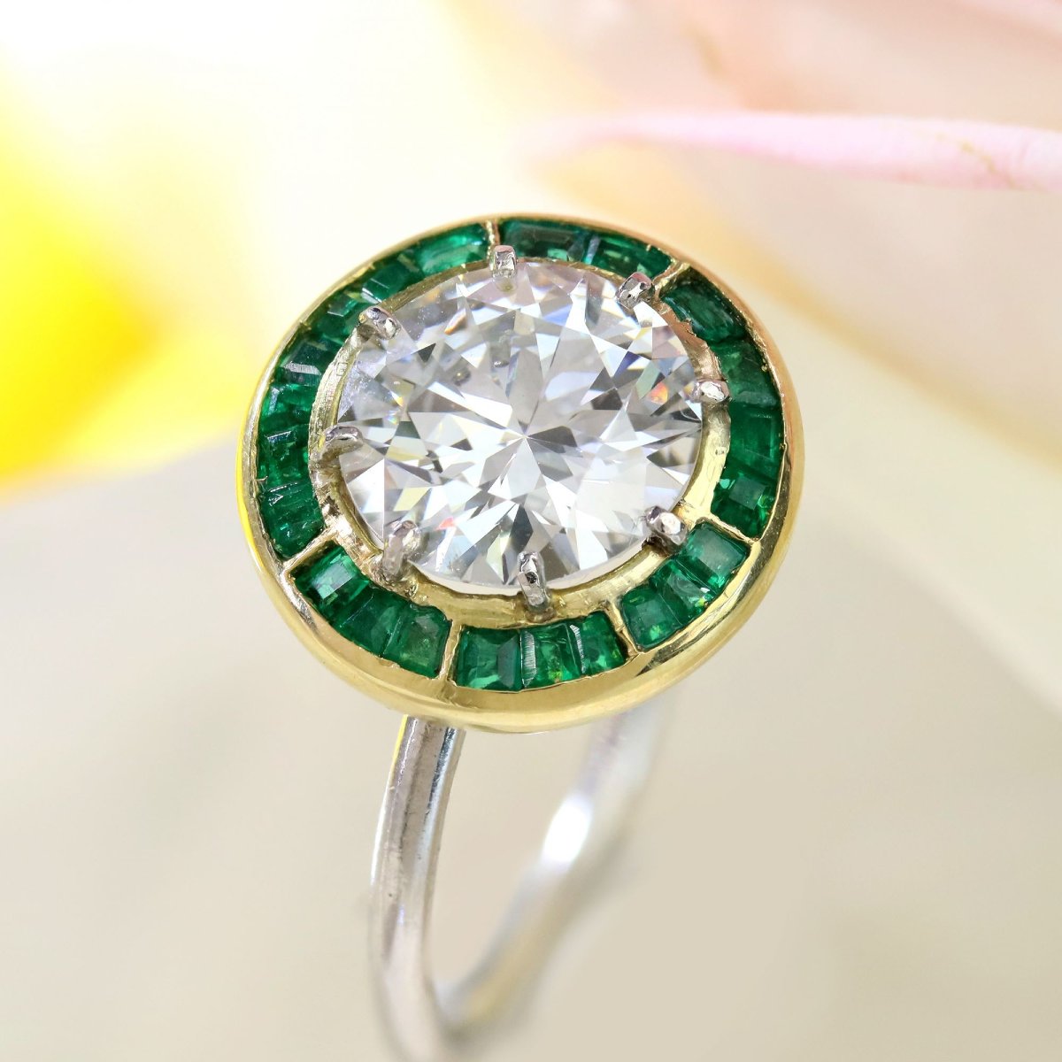Vintage Solitaire Diamond Ring With Calibrated Emeralds-photo-6
