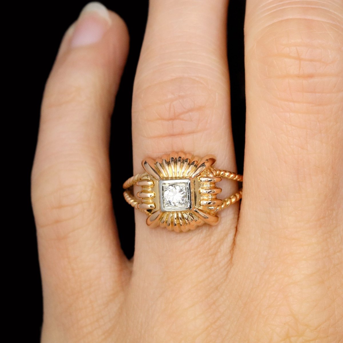 Bague rétro godronnée or rose diamant-photo-2