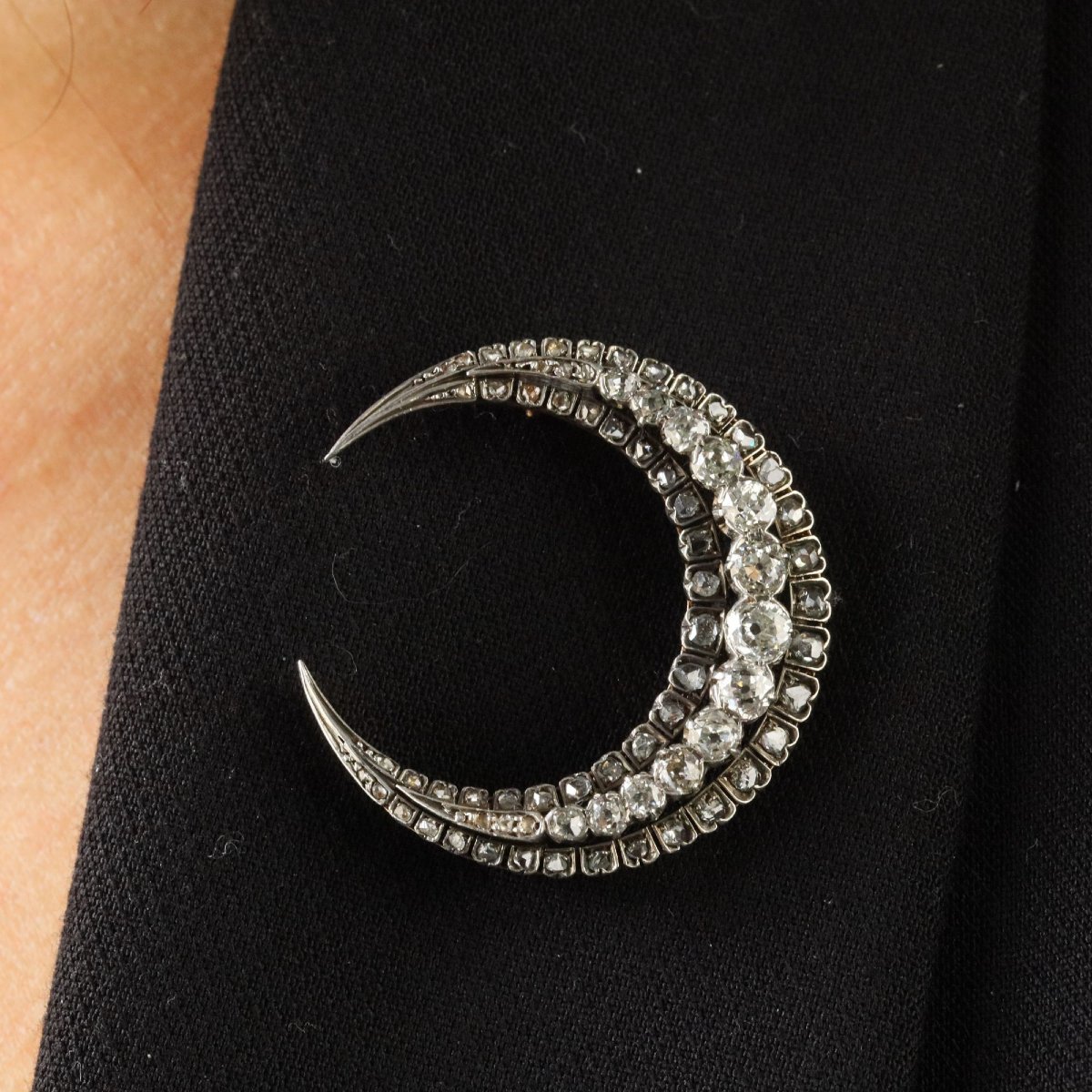 Broche ancienne croissant de lune diamants-photo-4