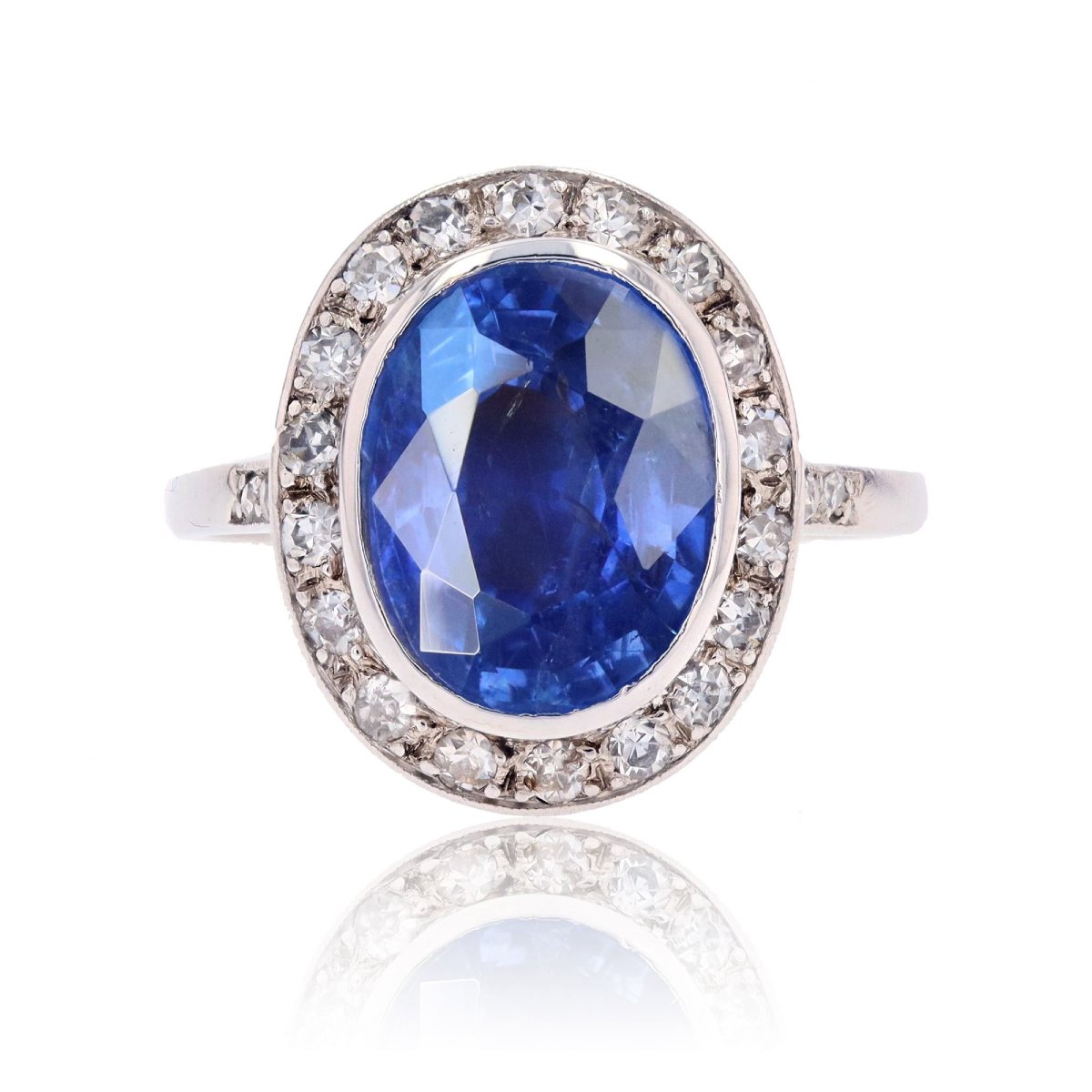 Bague ovale saphir diamants platine