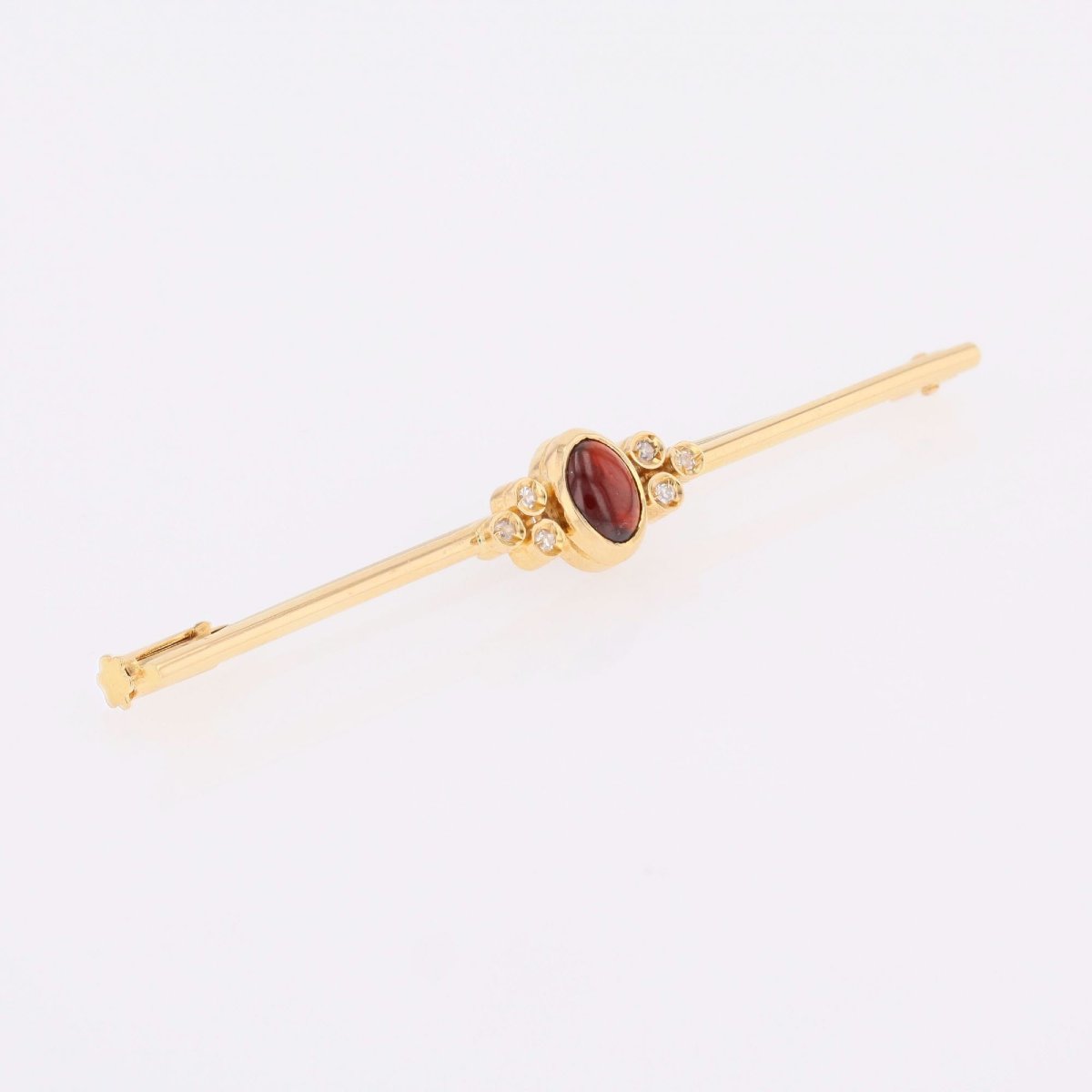 Yellow Gold Brooch With Garnet Cabochon And Diamonds-photo-1