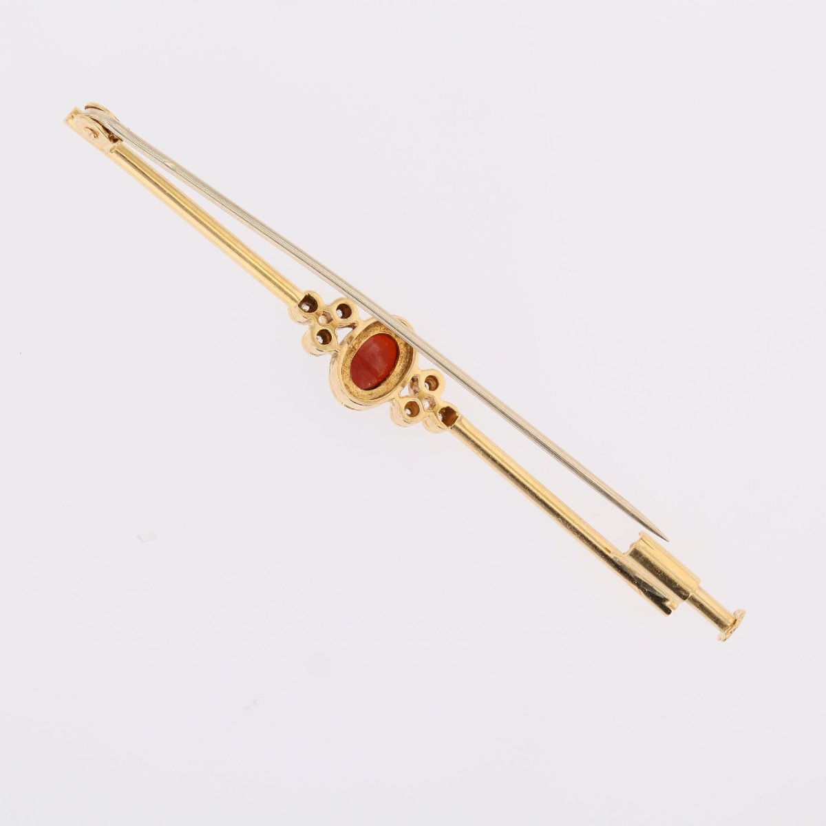 Yellow Gold Brooch With Garnet Cabochon And Diamonds-photo-4