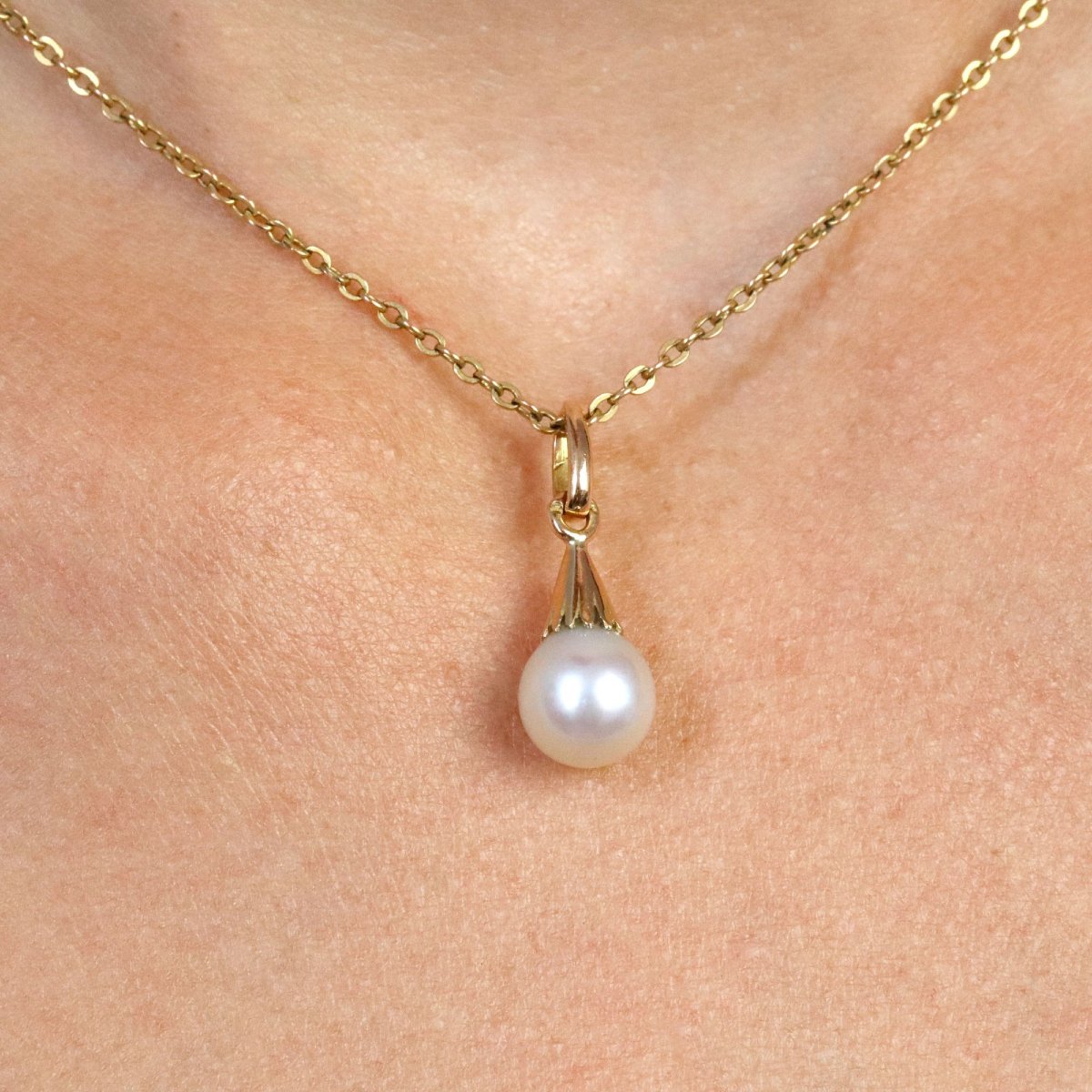 Cultured Pearl And Gold Pendant-photo-3