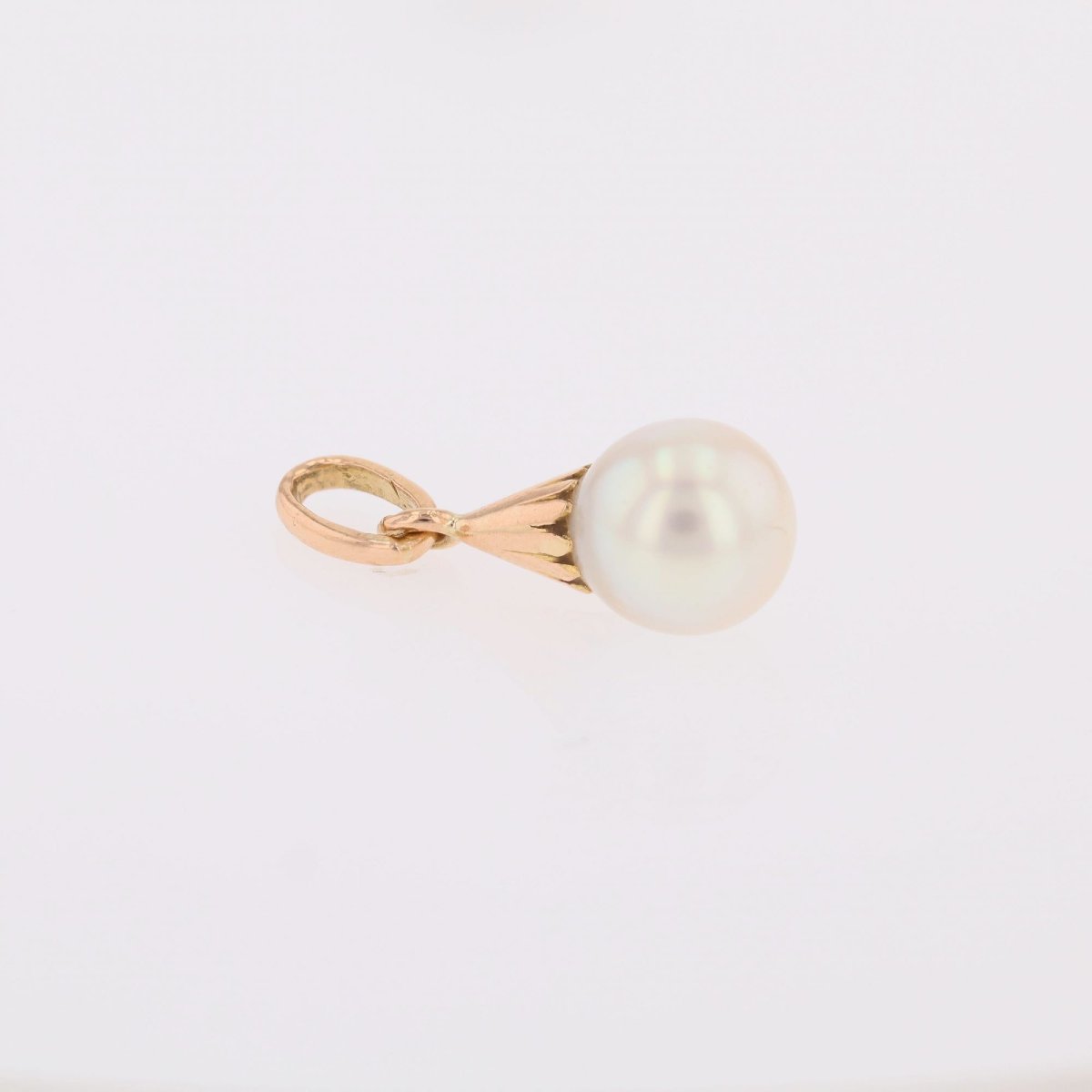Cultured Pearl And Gold Pendant-photo-6