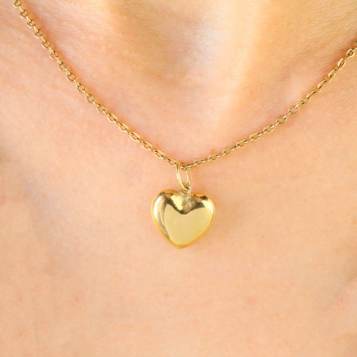 Domed Heart Pendant In Yellow Gold-photo-2