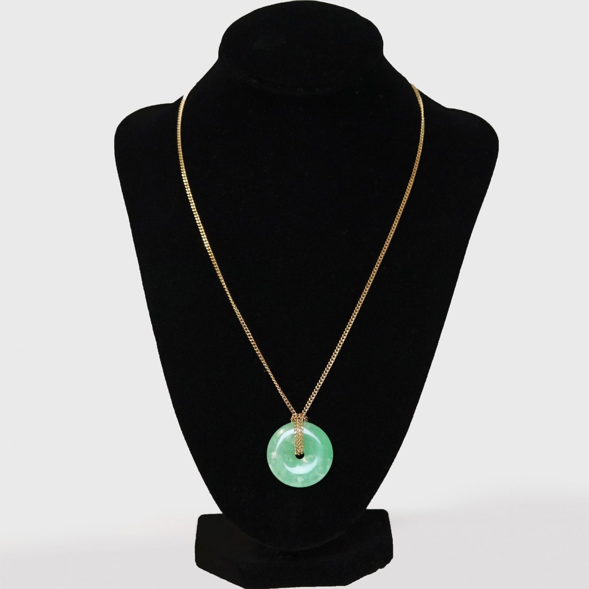 Yellow Gold Cuff Bracelet With Jade Disc-photo-3