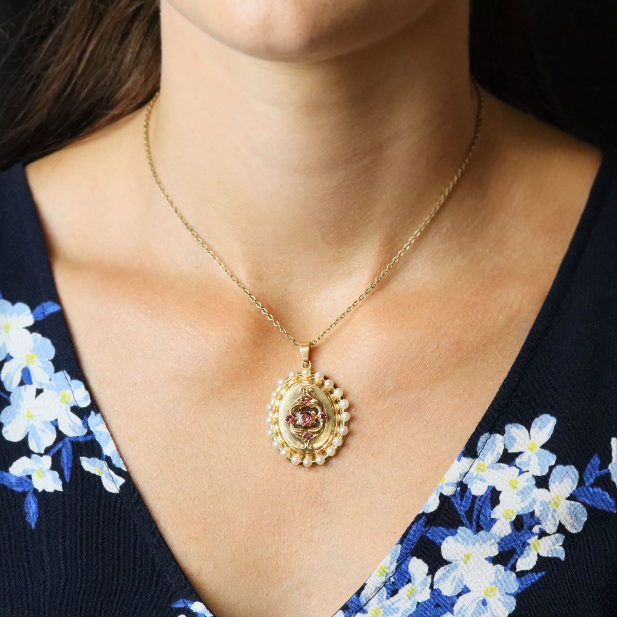 Cultured Pearl And Garnet Medallion Pendant-photo-2