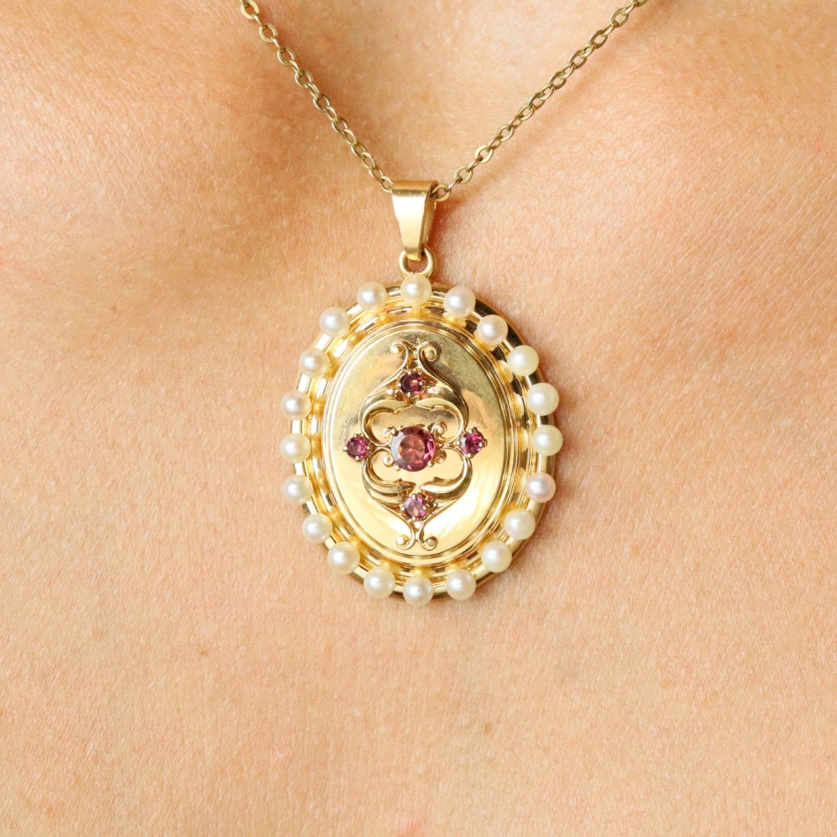 Cultured Pearl And Garnet Medallion Pendant-photo-4