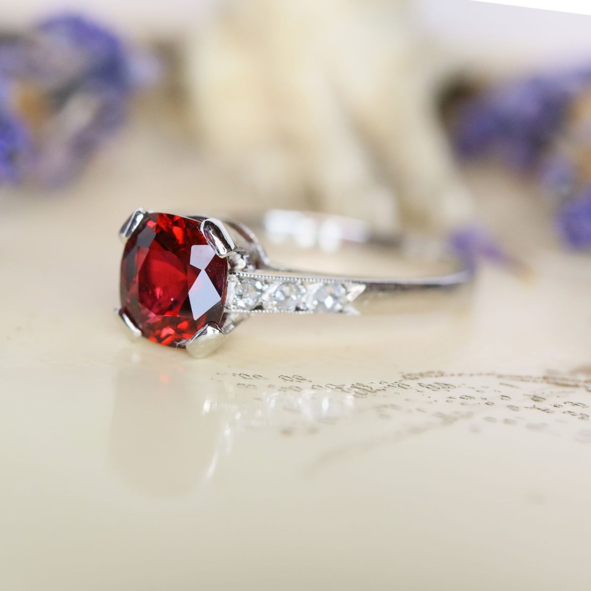 Bague ancienne spinelle rouge diamants platine-photo-3