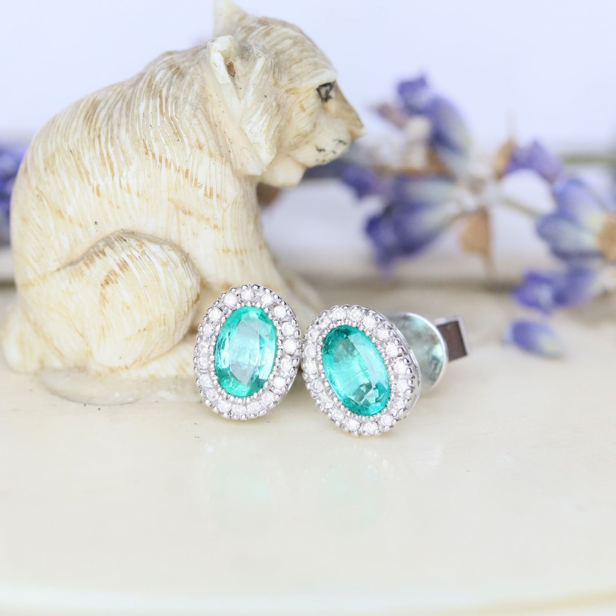 Boucles d’oreilles ovales émeraudes et diamants-photo-2