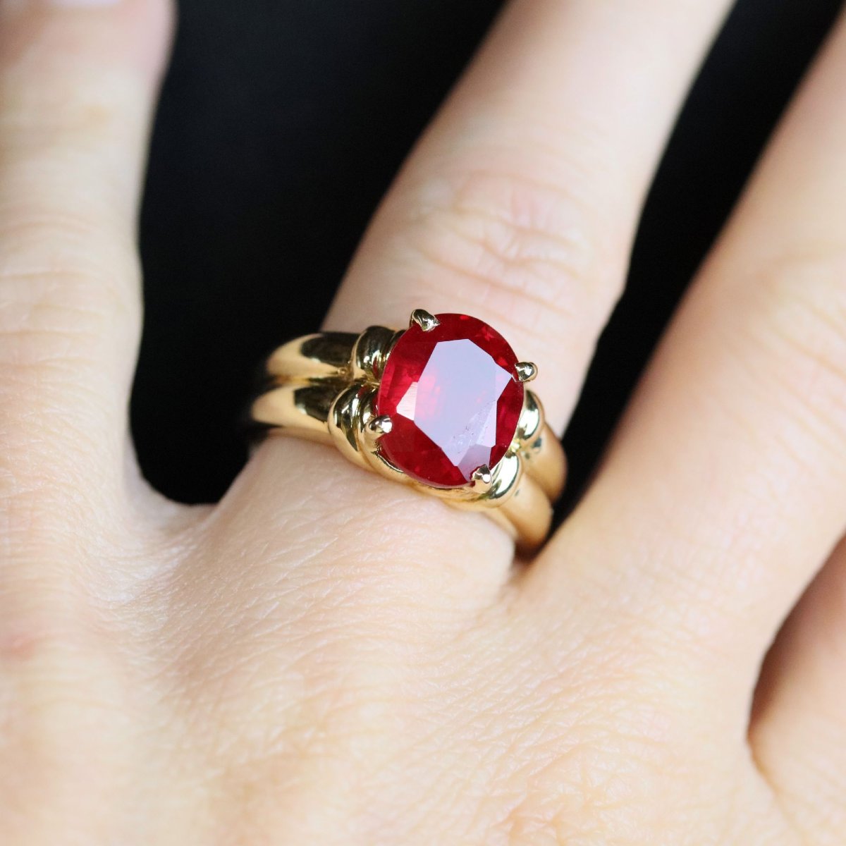 Vintage Ruby Ring In Yellow Gold-photo-2